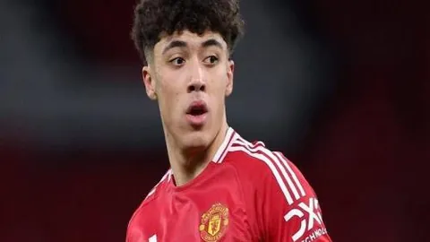 利物浦逆袭阿贾克斯 2-1，萨拉赫绝杀，马蒂普头球建功欧冠次轮对决